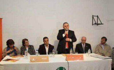 La Provincia destina m�s obras y 400 mil pesos para modernizar la red de agua de Pu�n	