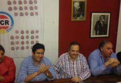 Ricardo Alfons�n acompa�� la asunci�n de Pablo Quiroga como Presidente de la UCR