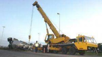 Volc� el acoplado de un cami�n lechero