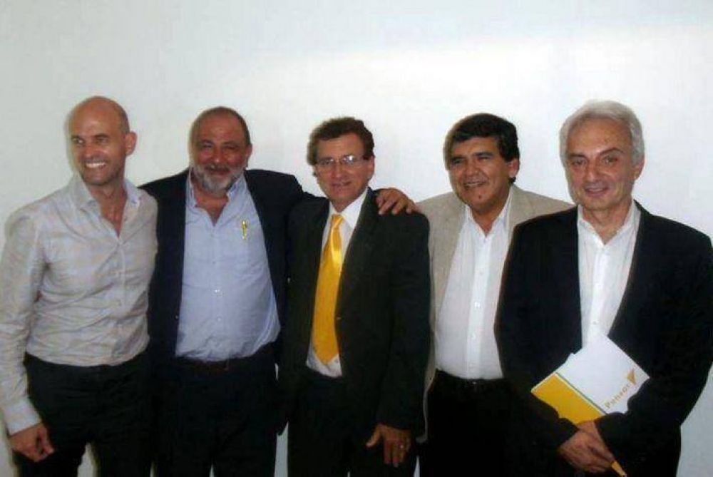 Alabe neg� haberse sumado al PRO: �Fue una confusi�n o una picard�a�