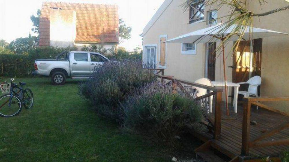 Pasaba el fin de semana largo en Mar del Plata y fue baleada por delincuentes: est� grave