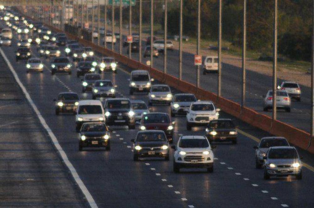 Intenso movimiento de turistas por rutas de todo el pa�s