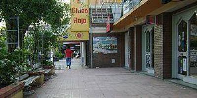 Escasa actividad comercial en el centro por el feriado nacional