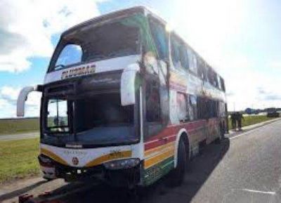 Un muerto y 30 heridos en autov�a 2 