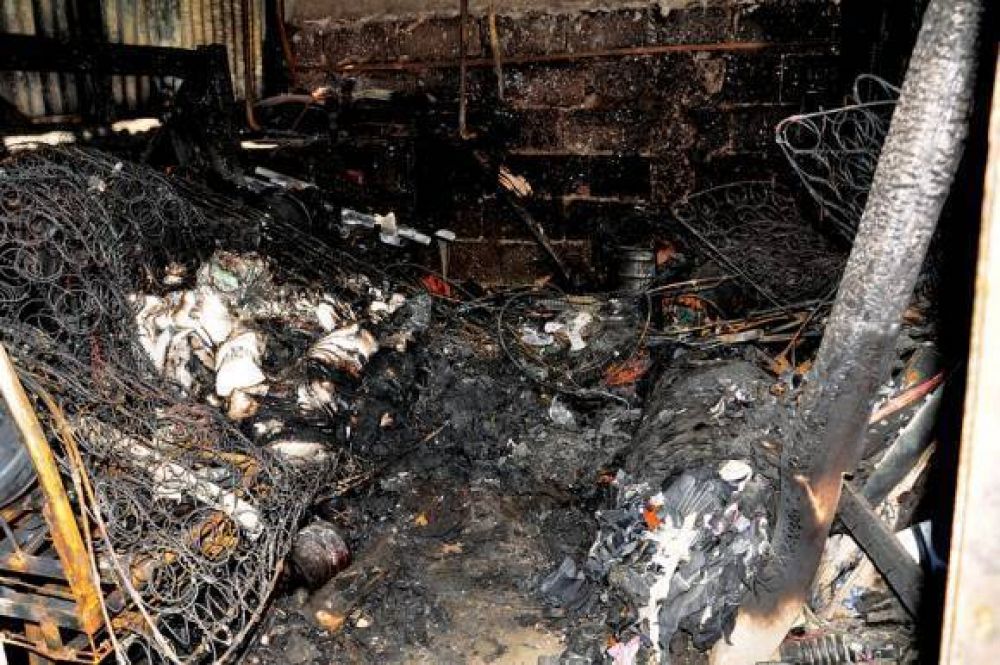Hombre muri� calcinado al incendiarse un galp�n