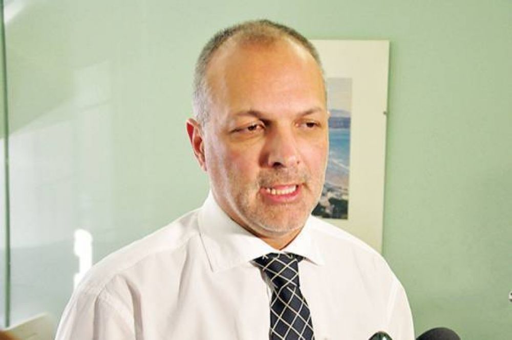Buzzi entrega viviendas en Rawson e inaugura reformas en la ex f�brica Elastax