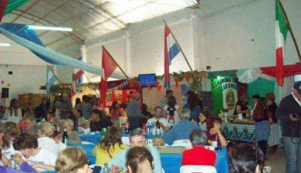Culmin� la Feria de las Colectividades en Claromec�