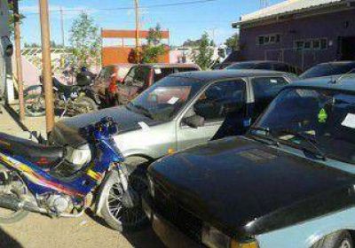 Borracho, evit� un control y choc� 