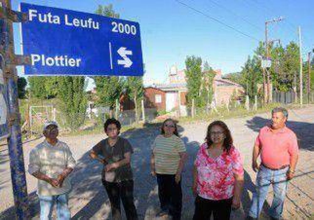 Nadie repara la calle que divide Plottier de Neuqu�n 
