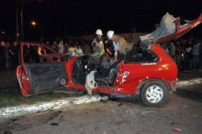 Contin�a en grave estado un joven accidentado el domingo