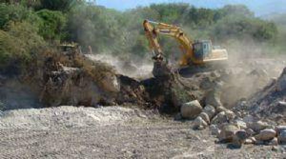 La pr�xima semana se reanudar� la obra de defensas del r�o Sij�n
