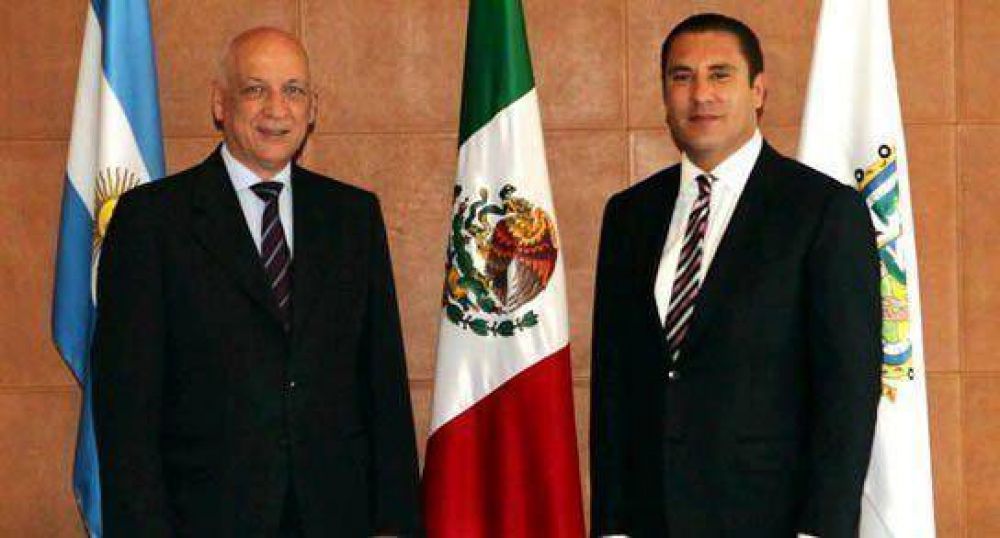 Bonfatti participa de un encuentro en M�xico