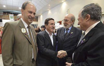 D�AZ P�REZ INVITADO DE HONOR A LAS BODAS DE ORO DEL CLUB DE LEONES DE VALENT�N ALSINA