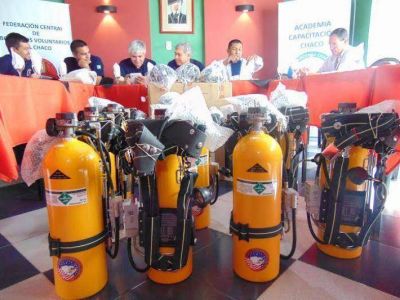 Bomberos Voluntarios: el Consejo Directivo de la Federaci�n Central, present� la adquisici�n de equipamientos