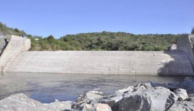 Cosqu�n y Santa Mar�a est�n sin agua desde hace cuatro d�as