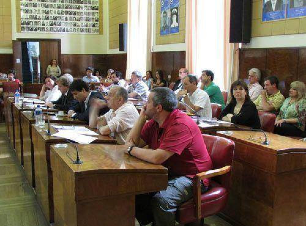 �Los concejales radicales cometen un error al asumir la presidencia del HCD