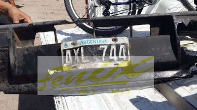 Choc�, huy� pero su patente qued� en el lugar del hecho