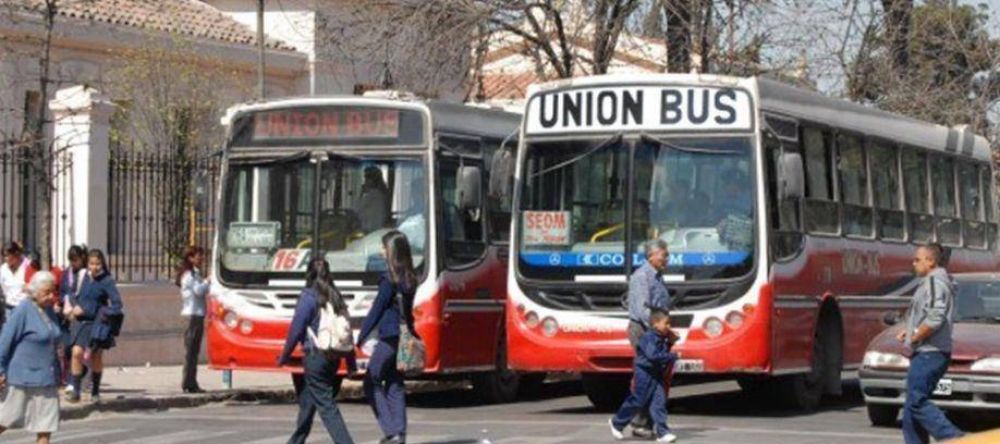 VECINALISTAS �NO SE DEBE METER M�S LA MANO EN EL BOLSILLO DE LOS USUARIOS�