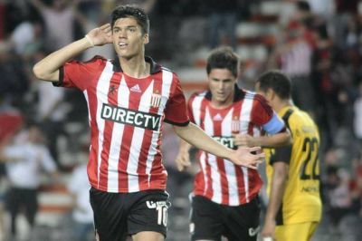 Estudiantes venci� a Pe�arol con un penal en el �ltimo minuto