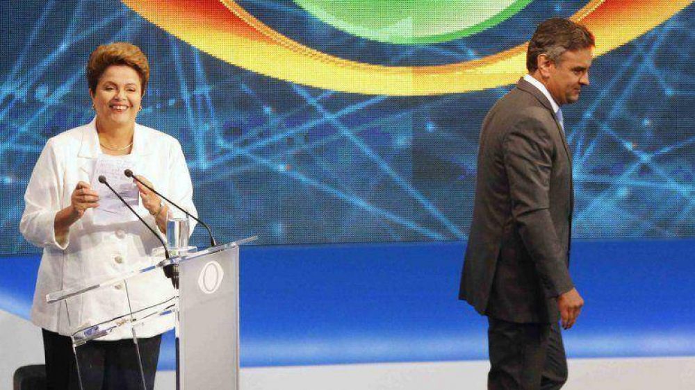 De cara al ballottage, A�cio Neves fustig� a Dilma Rousseff por la econom�a y corrupci�n