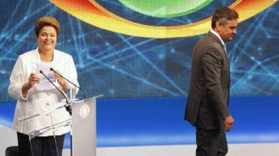 De cara al ballottage, A�cio Neves fustig� a Dilma Rousseff por la econom�a y corrupci�n