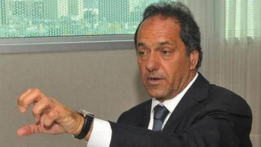 Scioli quiere descomprimir la situaci�n de comisar�as