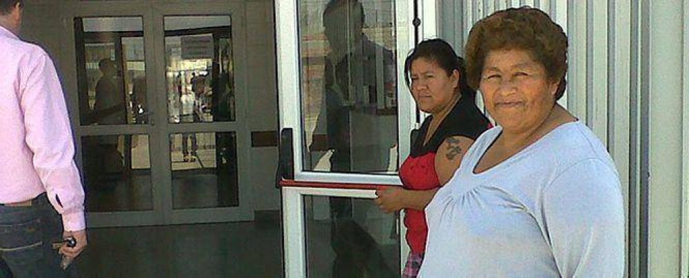 Madres indignadas con la p�sima atenci�n del hospital Papa Francisco