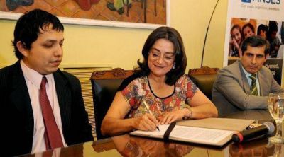 Corpacci firm� convenio para el pago de la primera moratoria previsional
