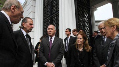 Cambios en la Corte: cruces, pol�micas y varios nombres para completar el tribunal