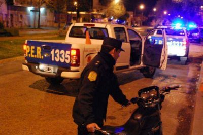 Fuerte enfrentamiento con la Polic�a tras un control de motos