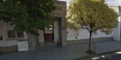 De Luc�a aclar� que los fondos para reparar la Escuela N�2 fueron enviados en tiempo y forma 