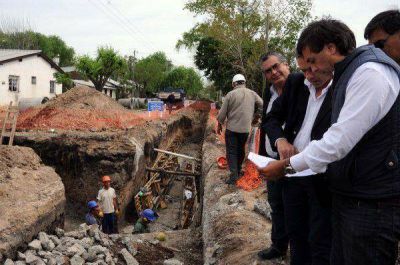 Firman convenio para obras de urbanizaci�n y Plan M�s Vida 