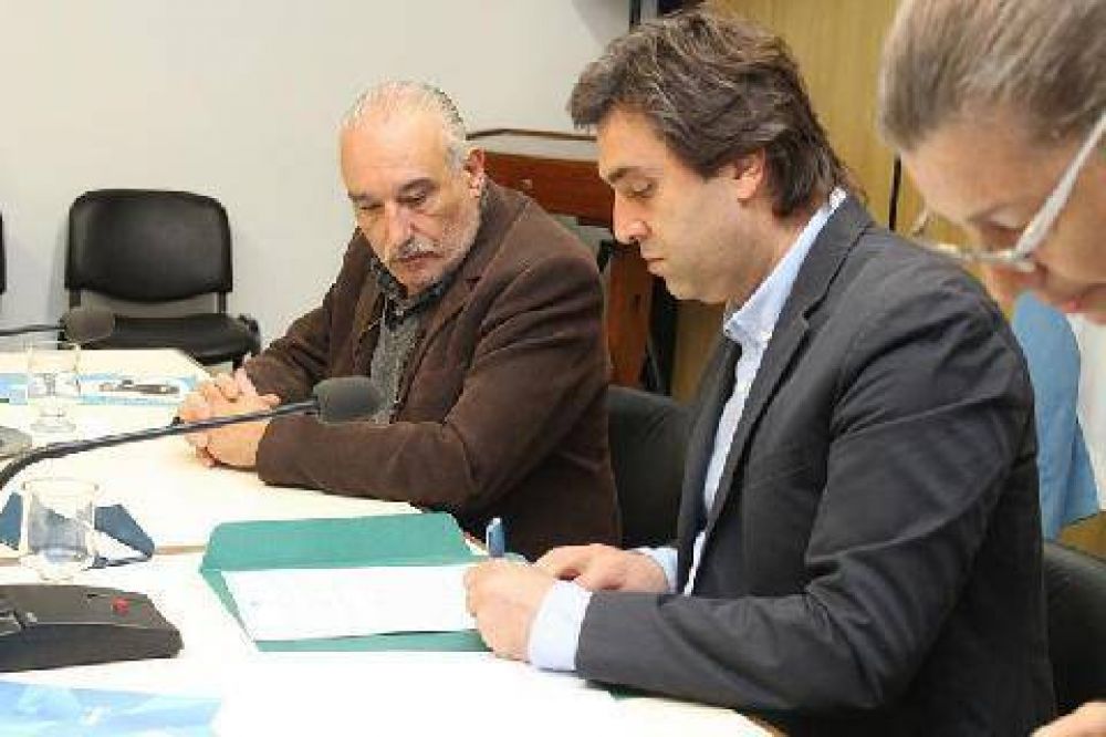 Acuerdo de cooperaci�n entre la Fundaci�n Exportar y la UNLu