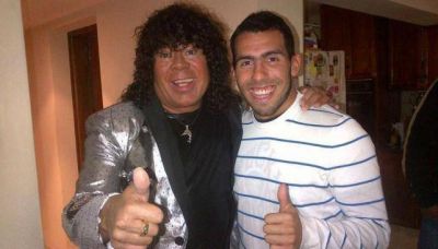Hasta Carlitos T�vez le desea suerte a La Mona para este mi�rcoles en el Luna Park