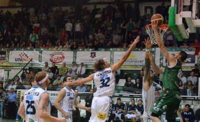 Pe�arol no afloja: gan� en Comodoro Rivadavia