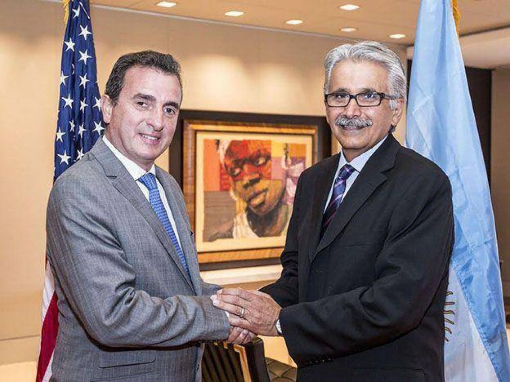 P�rez se reuni� en Houston con el presidente de Chevron