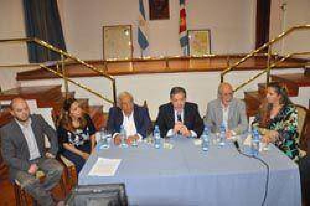 Presentaron la V Feria del Libro de la provincia