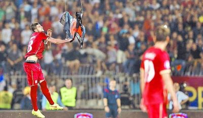 Tensi�n entre Albania y Serbia tras el esc�ndalo en un partido de f�tbol