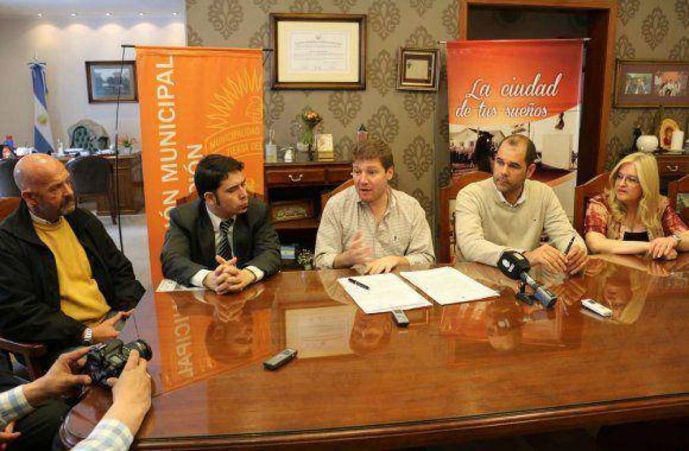 Melella anunci� que se ampl�an los montos de las becas municipales