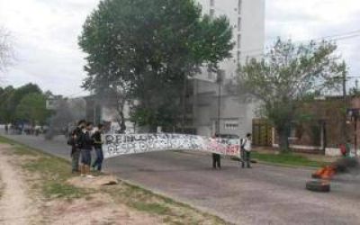 La Plata: El Concejo rechaz� la represi�n contra periodistas del Diario Hoy