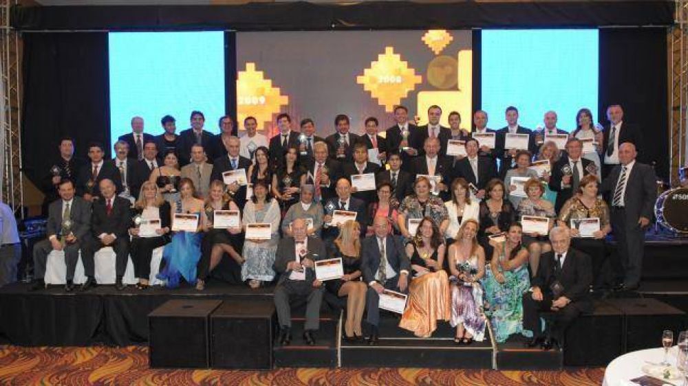 Entregan el premio Sol Andino a empresarios y emprendedores