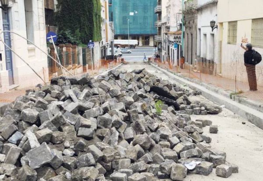 En la Ciudad desaparecieron alrededor de 42 millones de adoquines  6 312