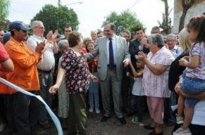 Alperovich insisti� con su advertencia a los votantes