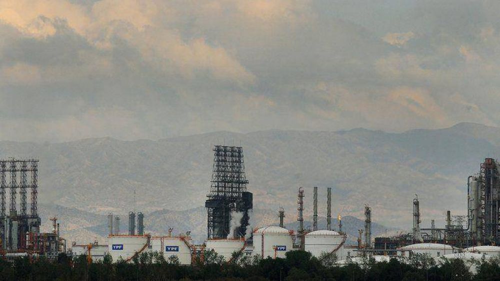 Por la fuerte ca�da del precio del petr�leo, el Gobierno perder�a este a�o menos d�lares