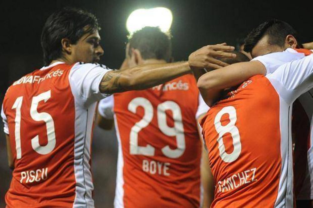 River se ilumin�, se lo dio vuelta a Libertad y venci� 3 a 1 en Paraguay
