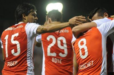 River se ilumin�, se lo dio vuelta a Libertad y venci� 3 a 1 en Paraguay