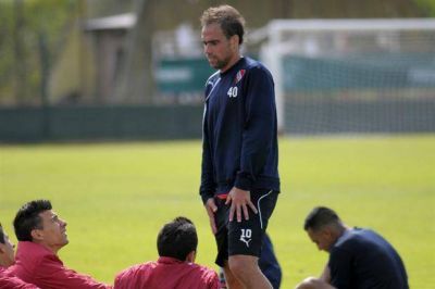 Separan a Federico Ins�a del plantel de Independiente