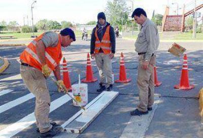 Seguridad vial: trabajan en la se�alizaci�n de la ciudad mediante un programa que contempla todos los barrios