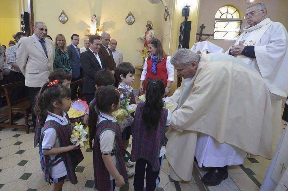 Lans: Festejos patronales por el da de Santa Teresa en el Municipio