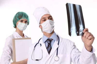 FEMEBA firm� convenios con Cl�nica San Pedro y San Mart�n
